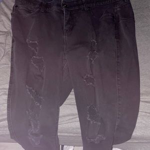 Black bombshell ripped jeans